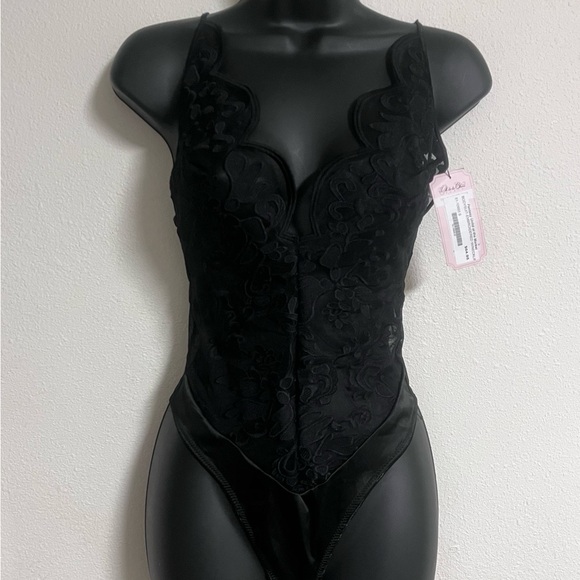 Oh La La Cheri Tops - Black Lace Bodysuit